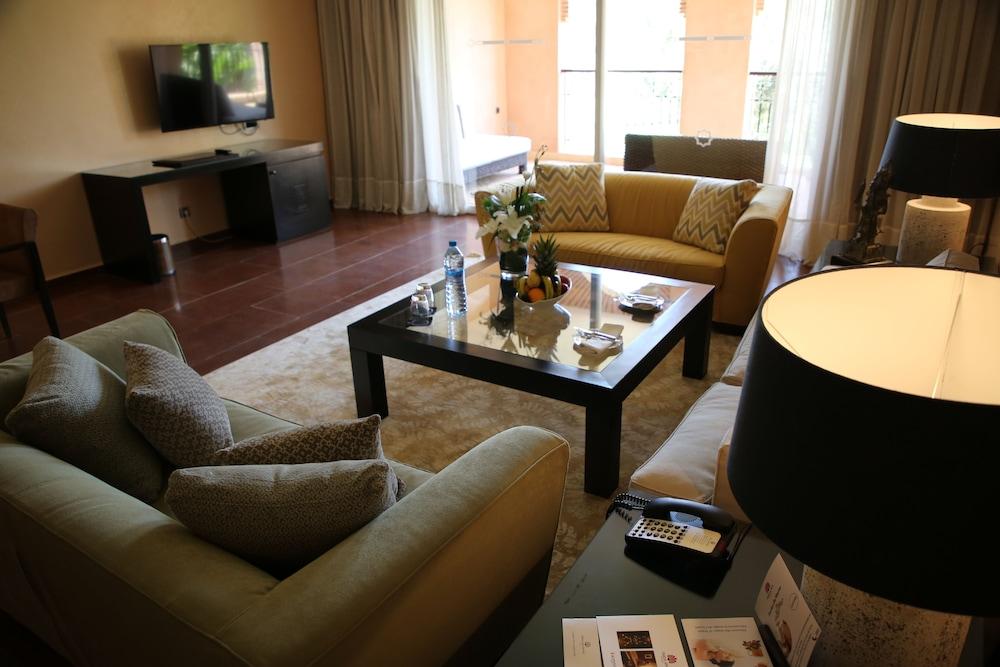 Tikida Golf Palace Agadir Dış mekan fotoğraf A living room in a suite at the Ritz-Carlton, Dubai