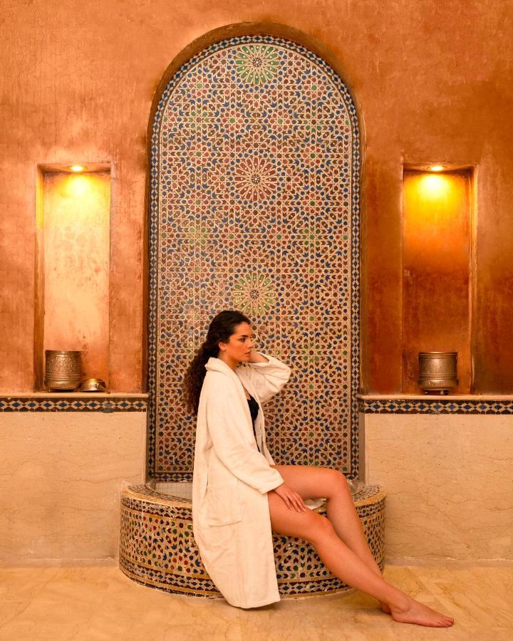 Tikida Golf Palace Agadir Dış mekan fotoğraf A woman in a hammam